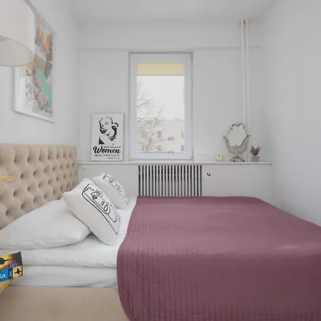 Family With Air Conditioning And Children's By Renters Appartamento Varsavia