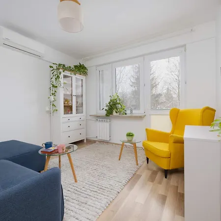 Family With Air Conditioning And Children's By Renters Apartmán Varšava