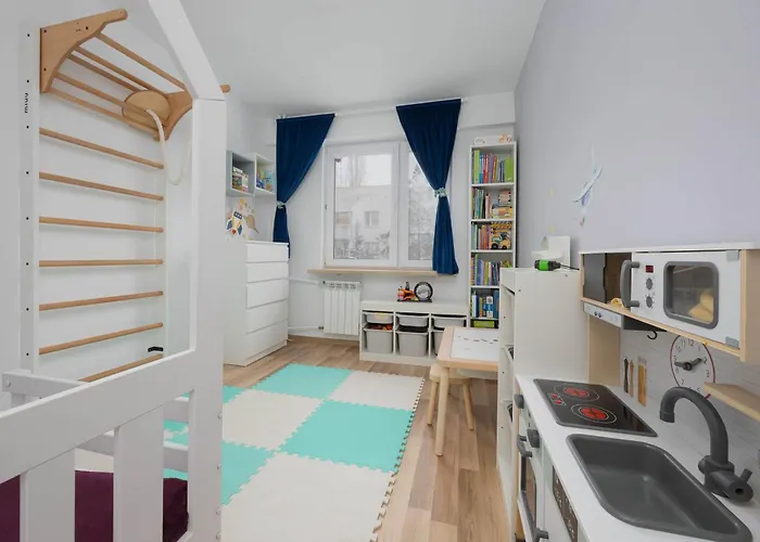 Family With Air Conditioning And Children's By Renters Apartmán Varšava